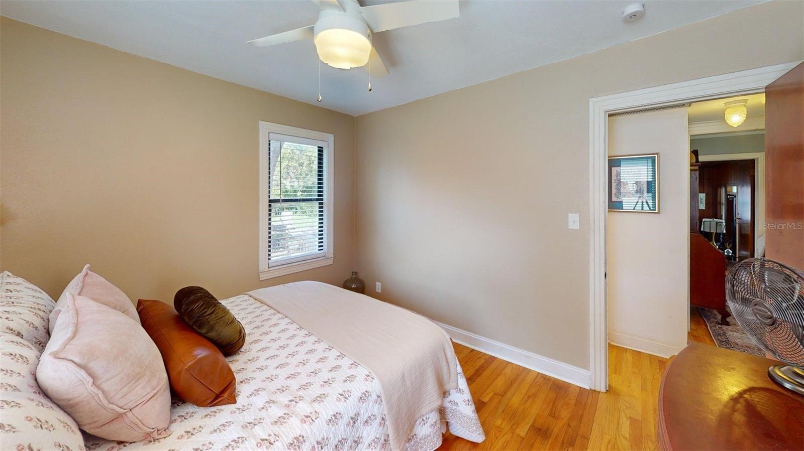 Image 20 of 31 For 910 River Heights Avenue