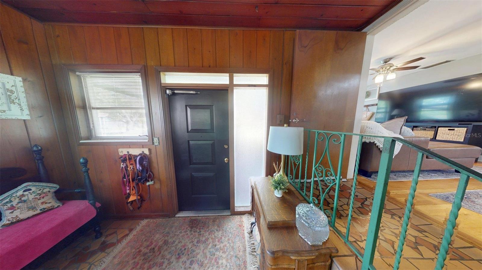 Image 4 of 31 For 910 River Heights Avenue