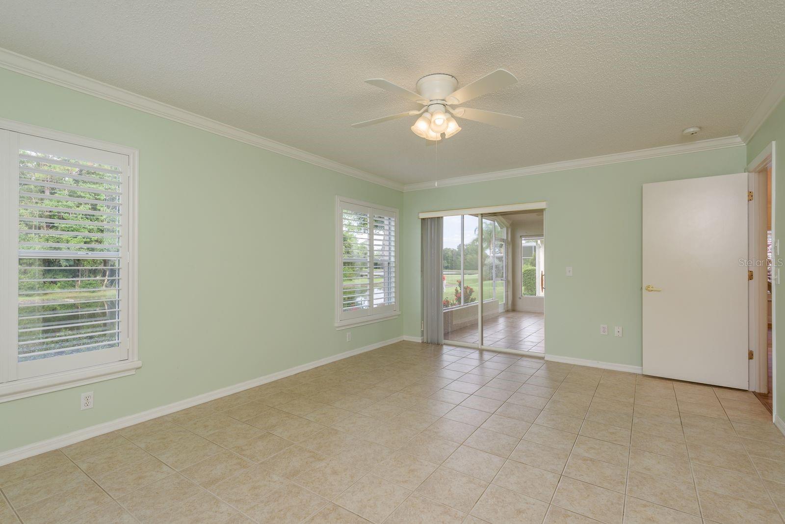 Listing photo id 19 for 1551 Westerham Loop