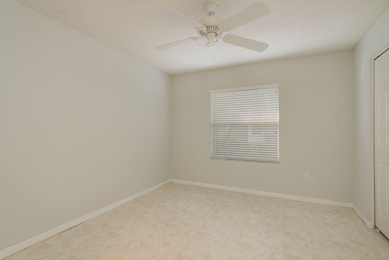 Listing photo id 23 for 1551 Westerham Loop