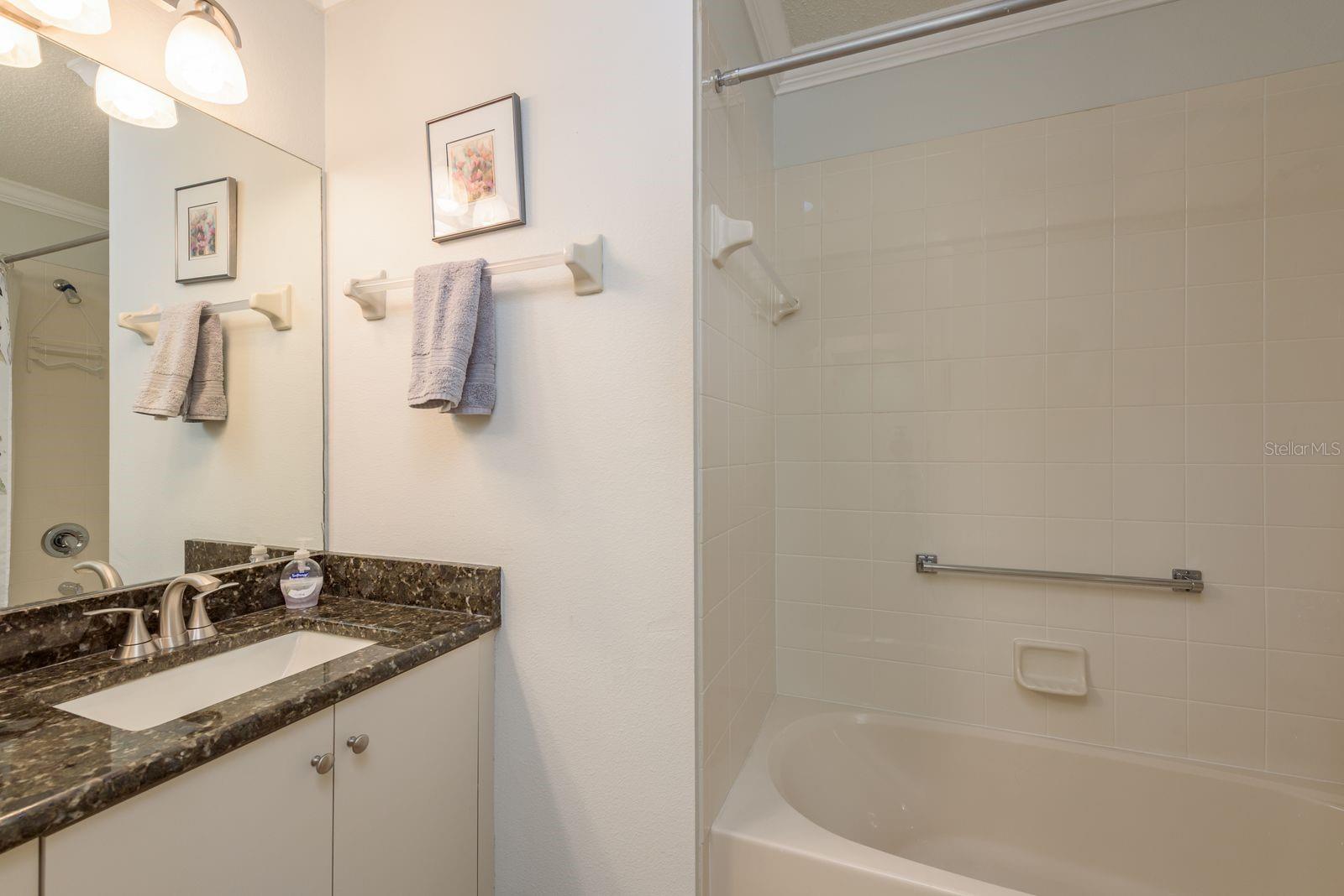 Listing photo id 25 for 1551 Westerham Loop