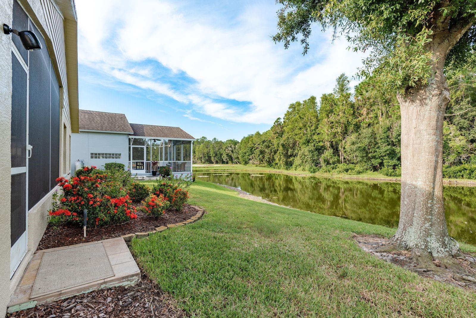 Listing photo id 31 for 1551 Westerham Loop