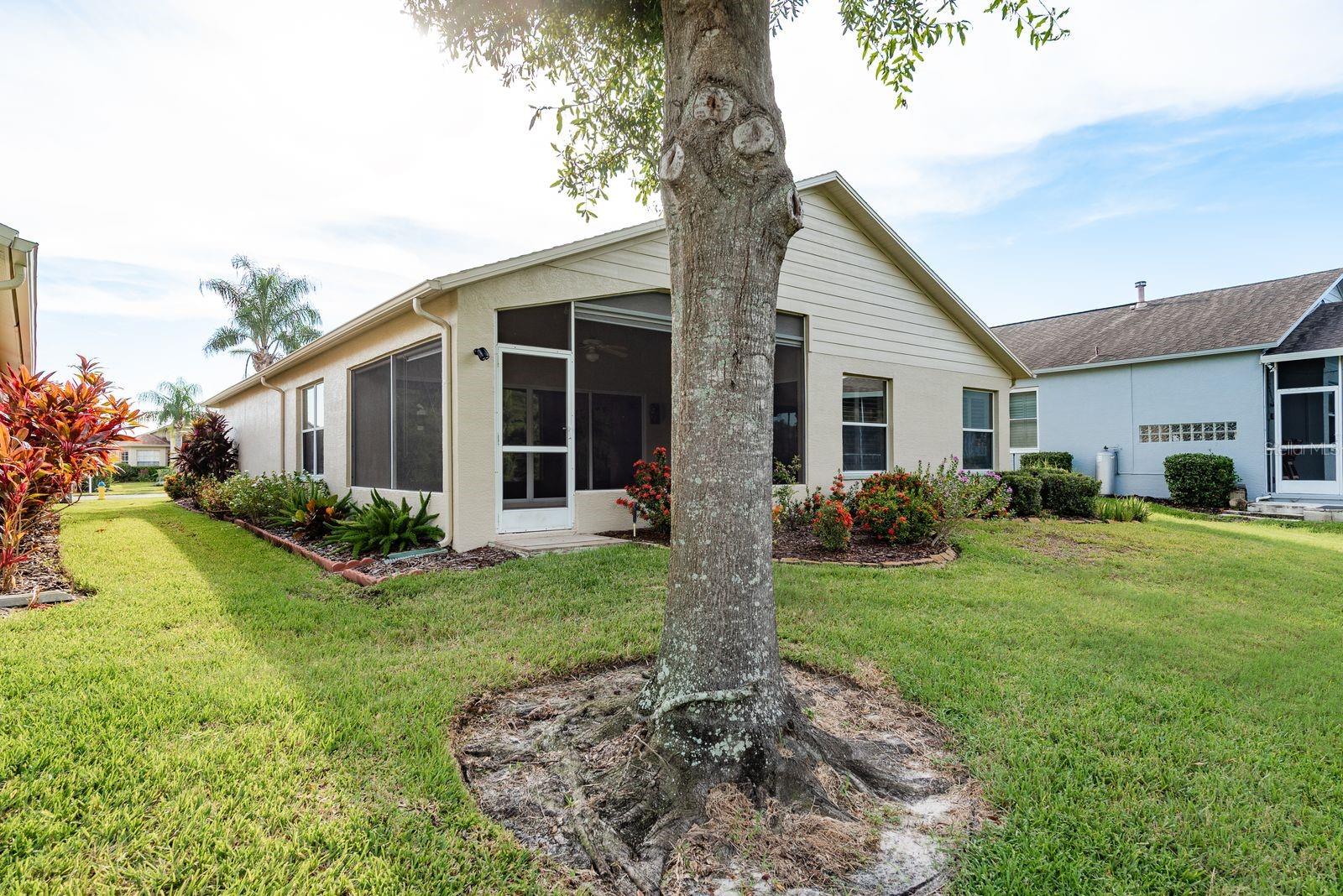 Listing photo id 32 for 1551 Westerham Loop