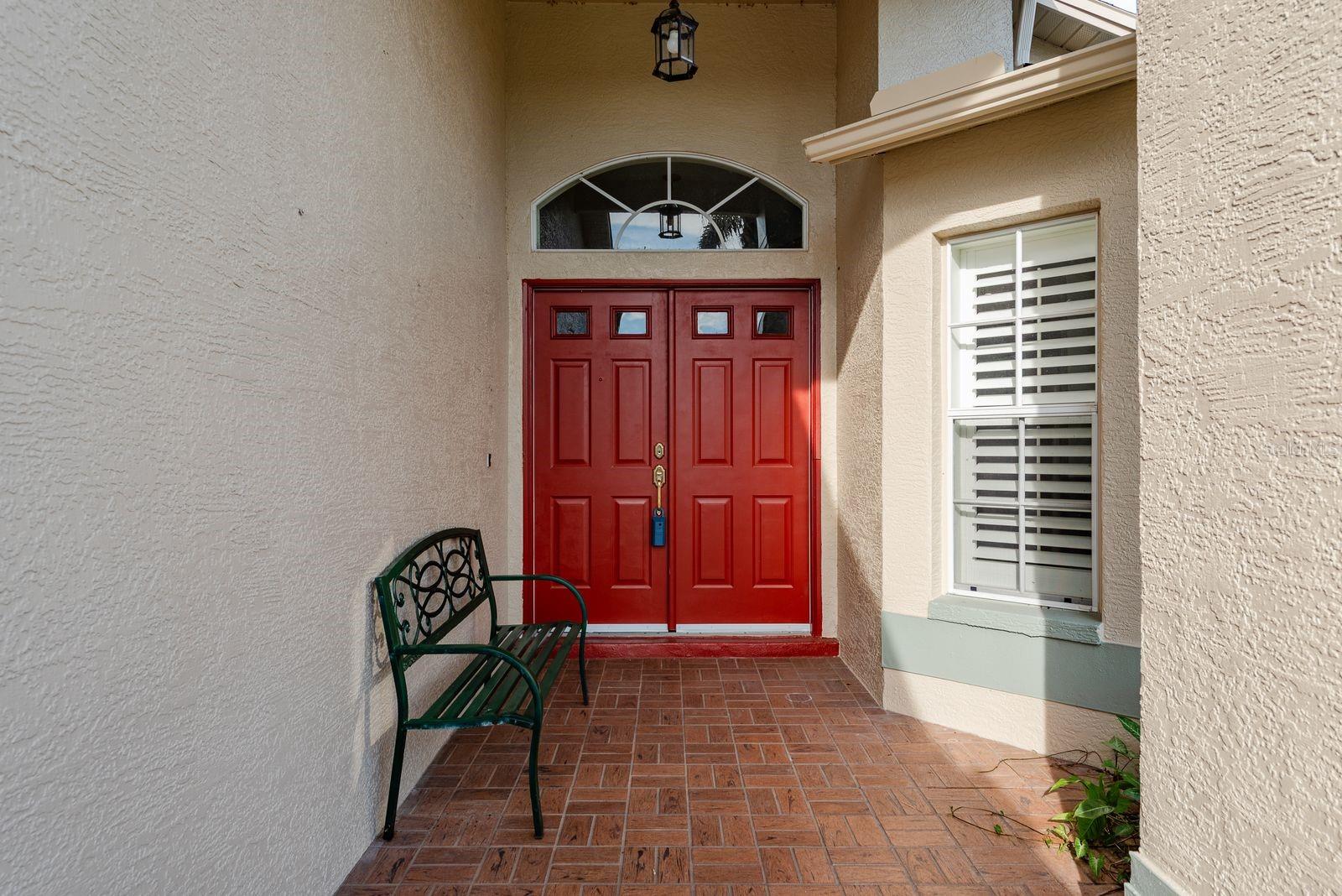 Listing photo id 3 for 1551 Westerham Loop