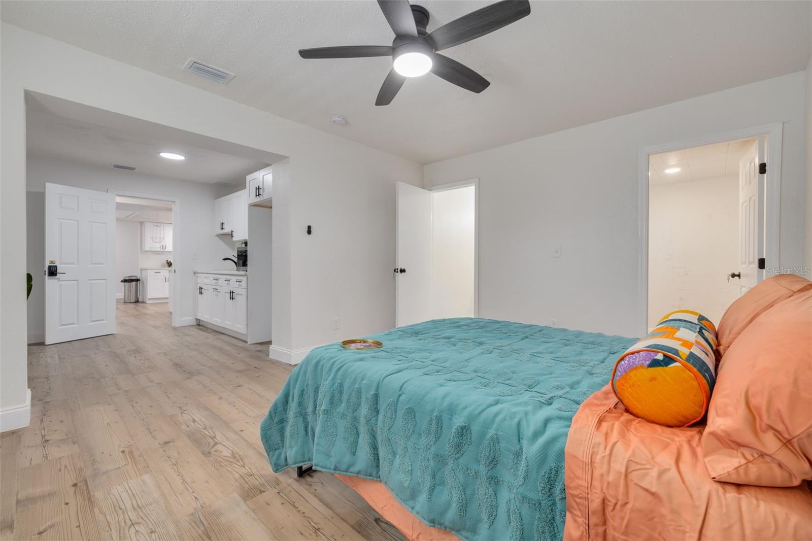 Image 16 of 29 For 3527 1st Avenue S