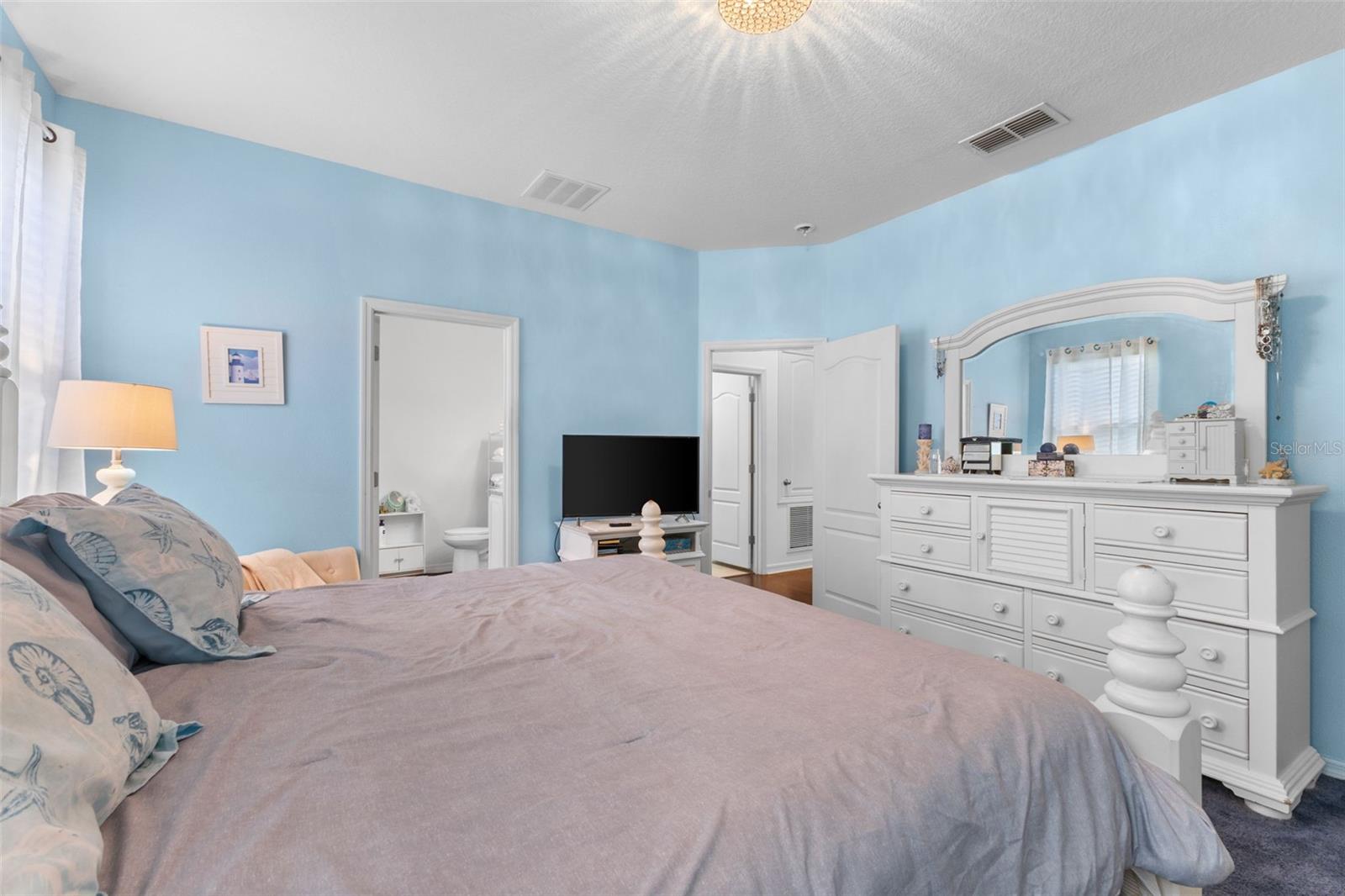 Listing photo id 16 for 3240 Macintosh Road