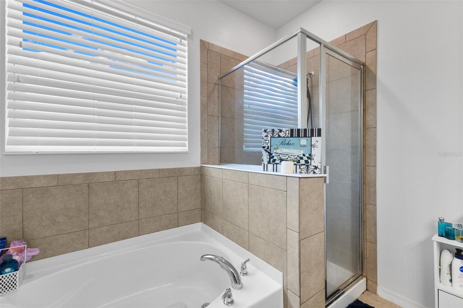 Listing photo id 18 for 3240 Macintosh Road