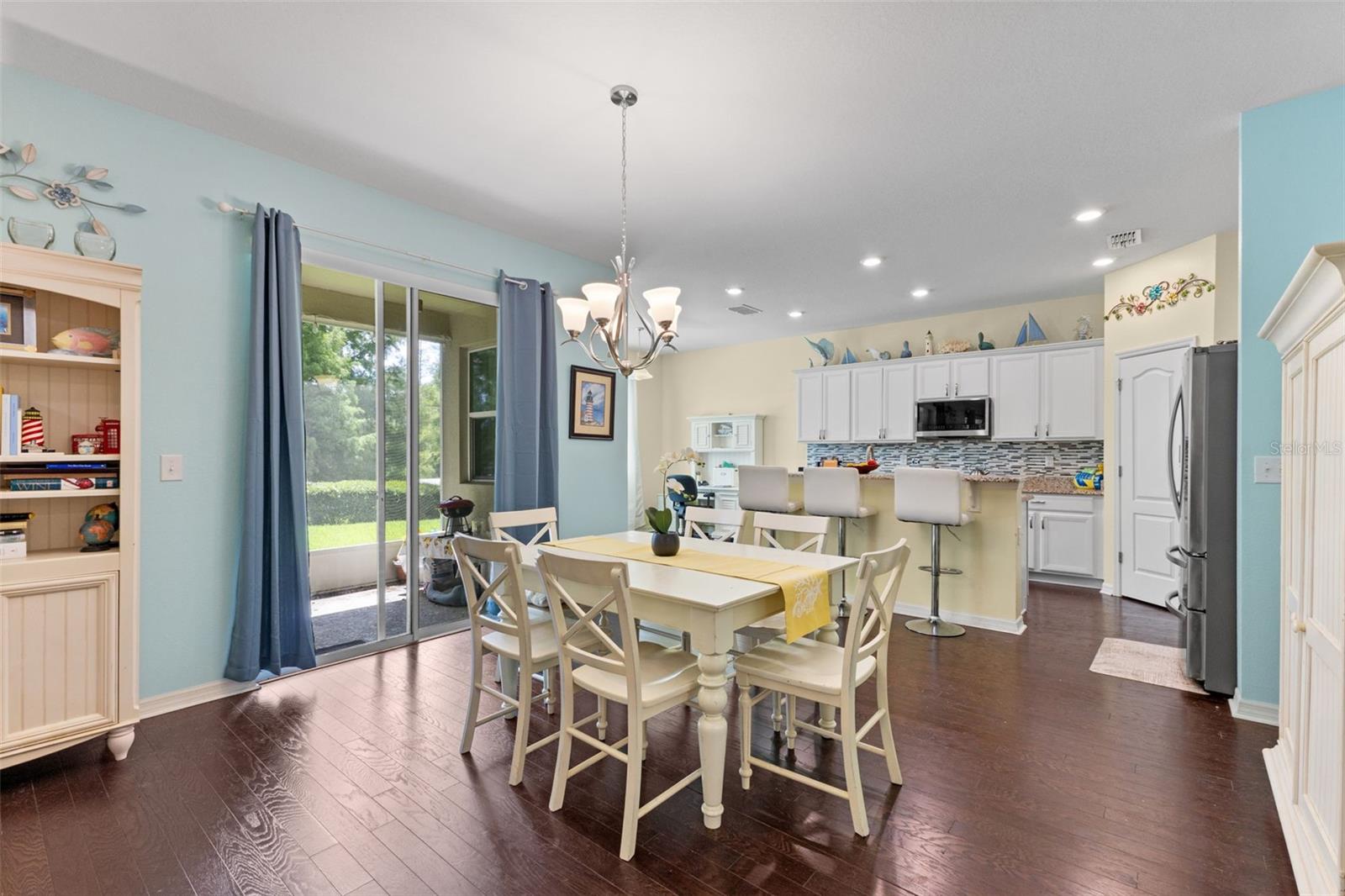 Listing photo id 7 for 3240 Macintosh Road
