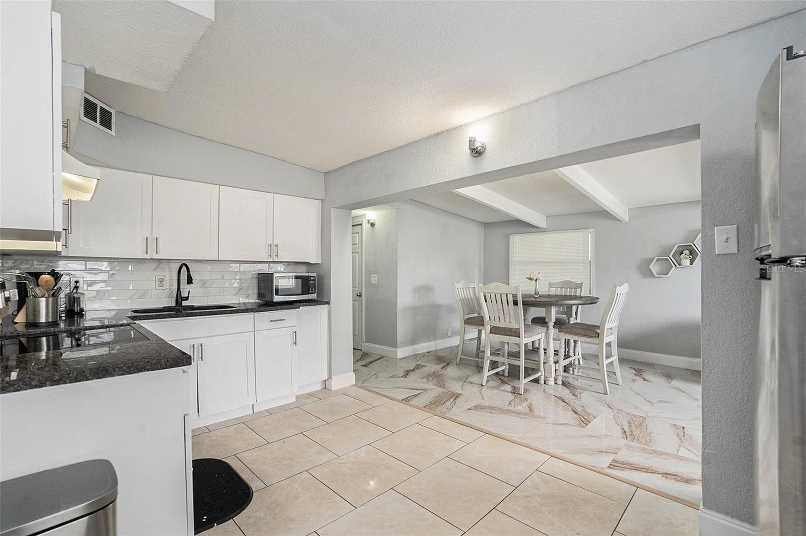 Image 12 of 39 For 2030 Windsor Way