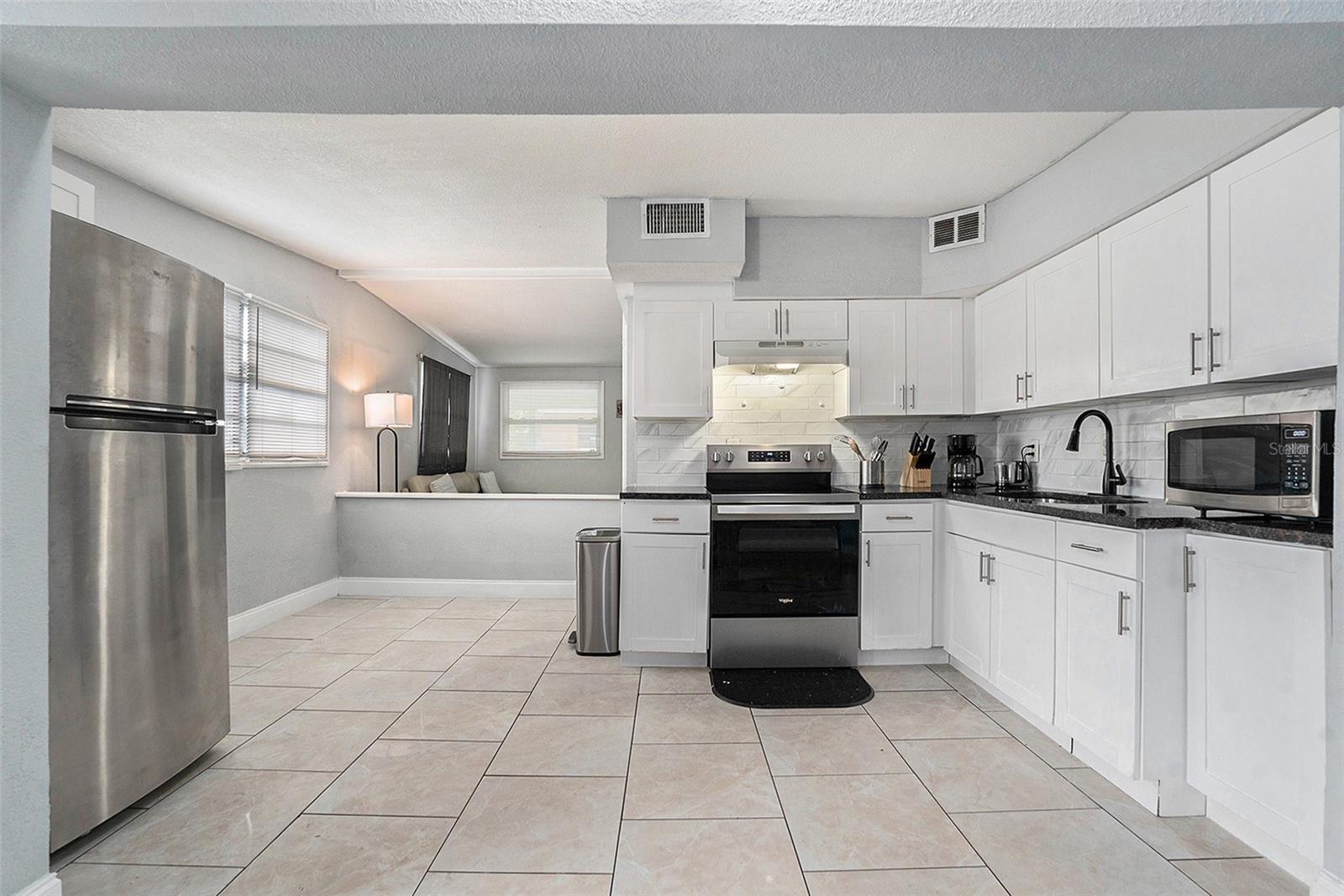 Image 14 of 39 For 2030 Windsor Way