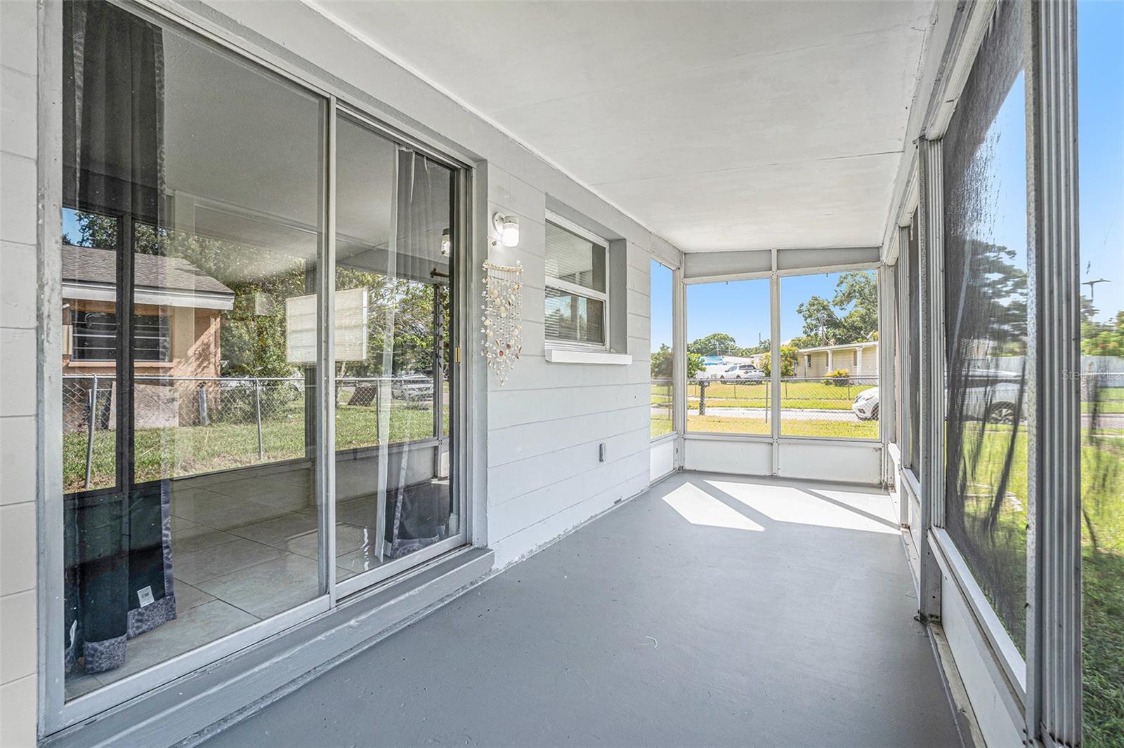 Image 29 of 39 For 2030 Windsor Way