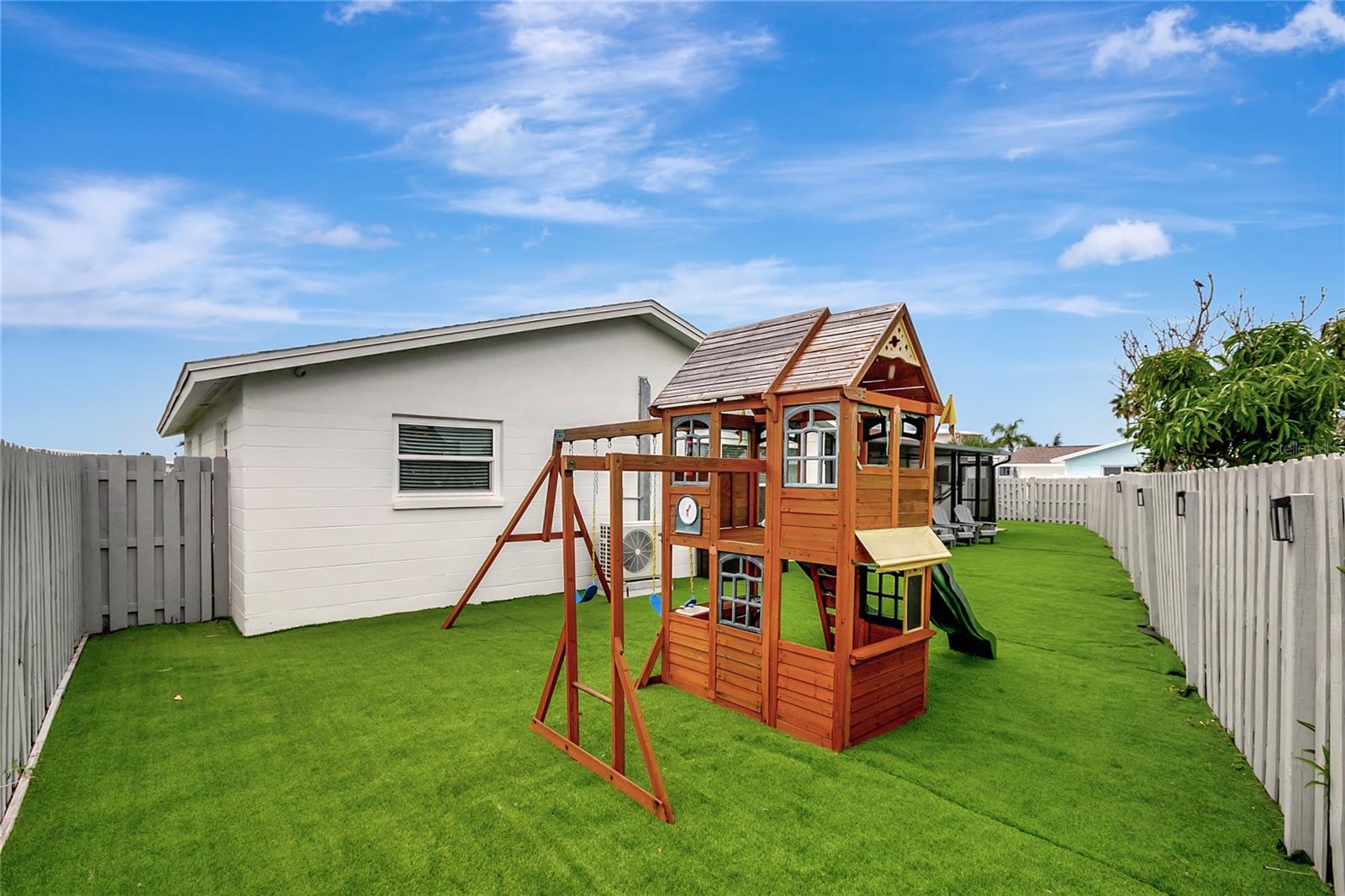 Image 21 of 25 For 242 176th Avenue E