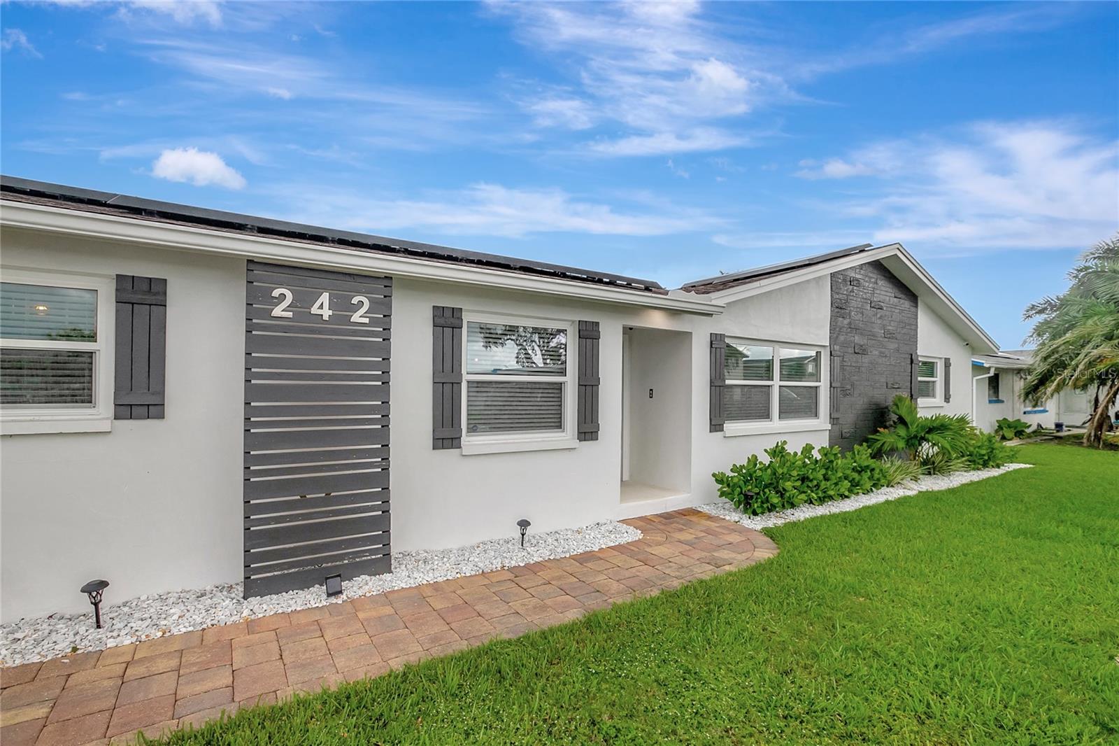 Image 4 of 25 For 242 176th Avenue E