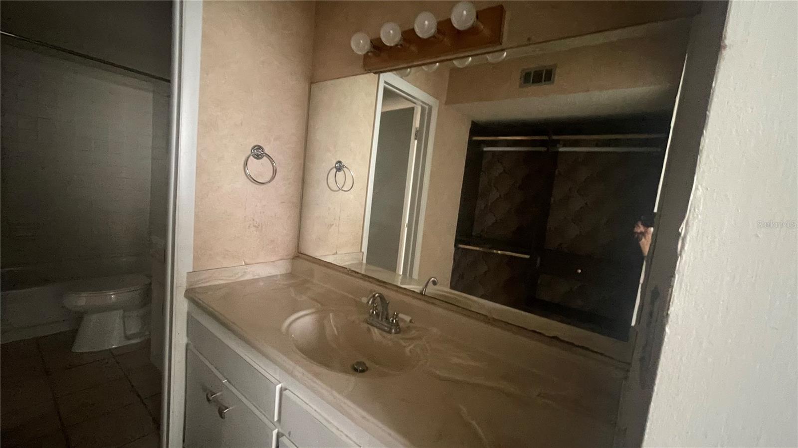Image 7 of 21 For 108 Clocktower Drive 269