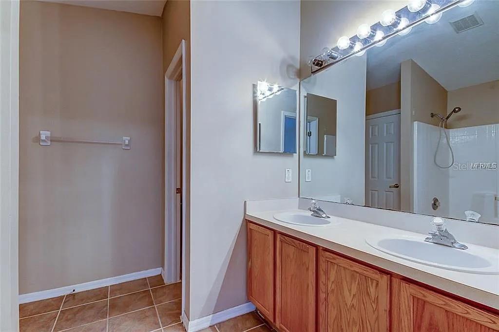 Image 17 of 25 For 7114 Hamilton Park Boulevard