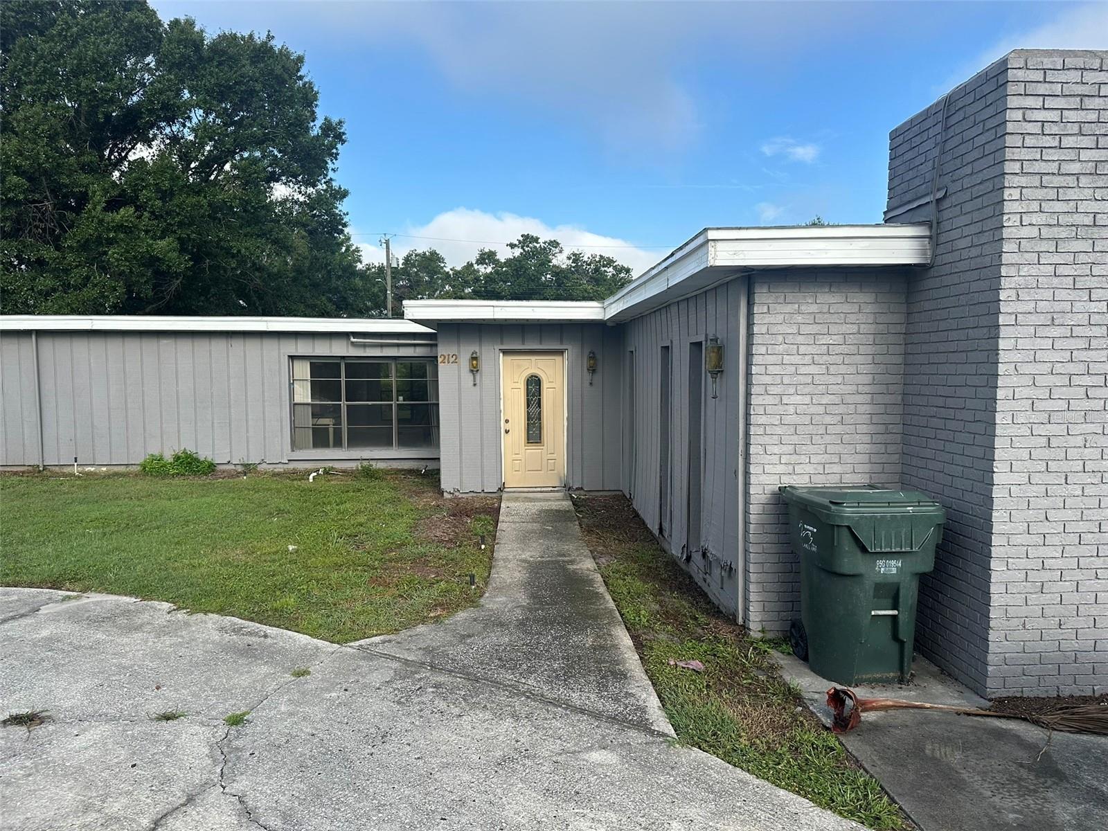Image 2 of 22 For 212 Chestnut Road