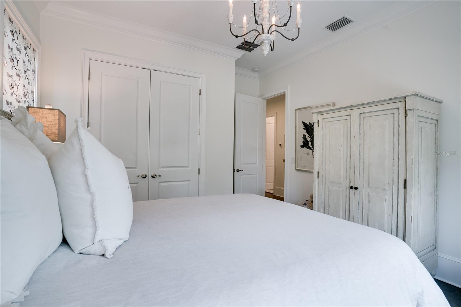 Image 39 of 65 For 605 25th Avenue N