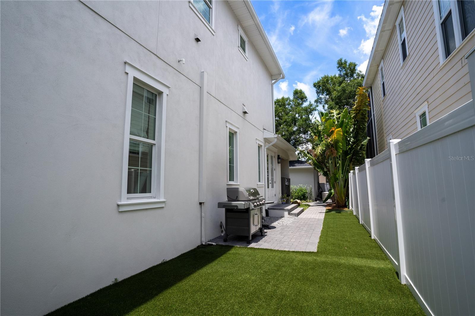 Image 57 of 65 For 605 25th Avenue N