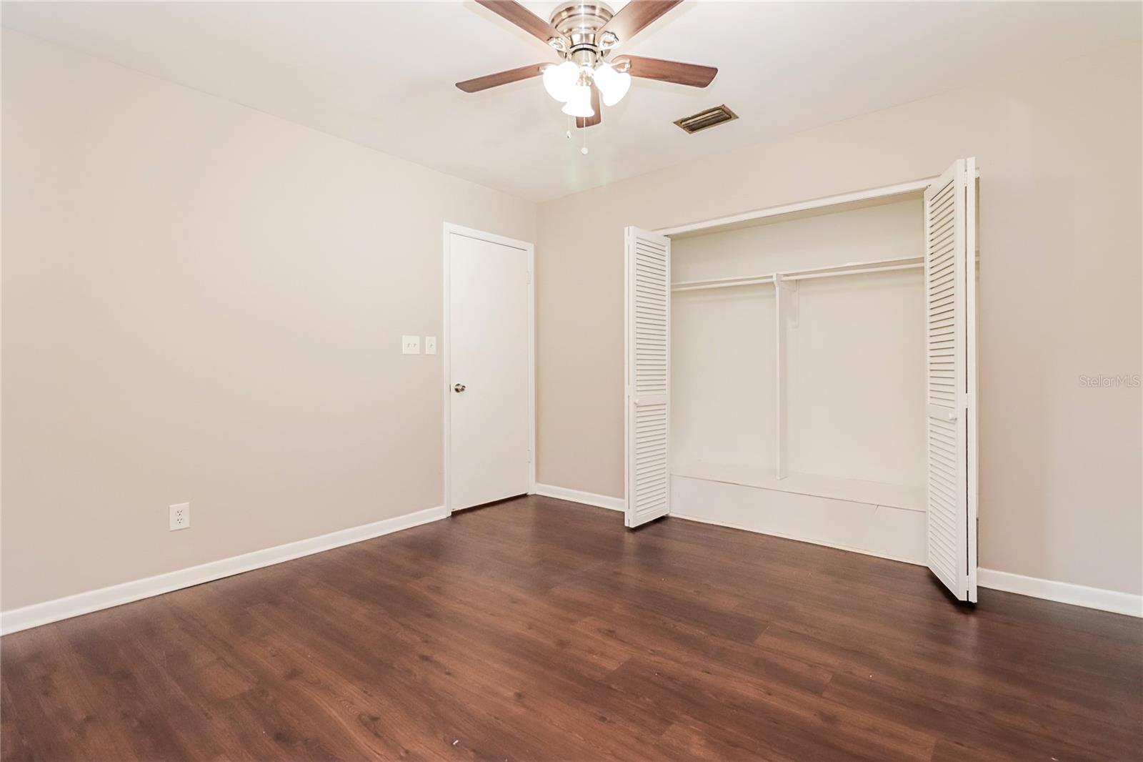 Image 18 of 20 For 14706 Carnation Drive