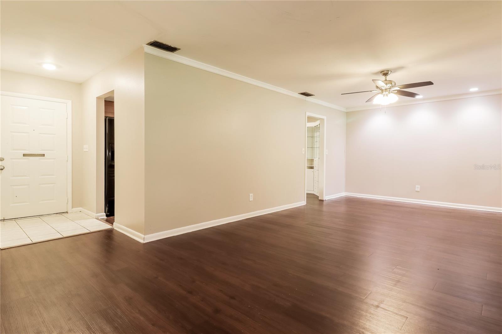 Image 5 of 20 For 14706 Carnation Drive