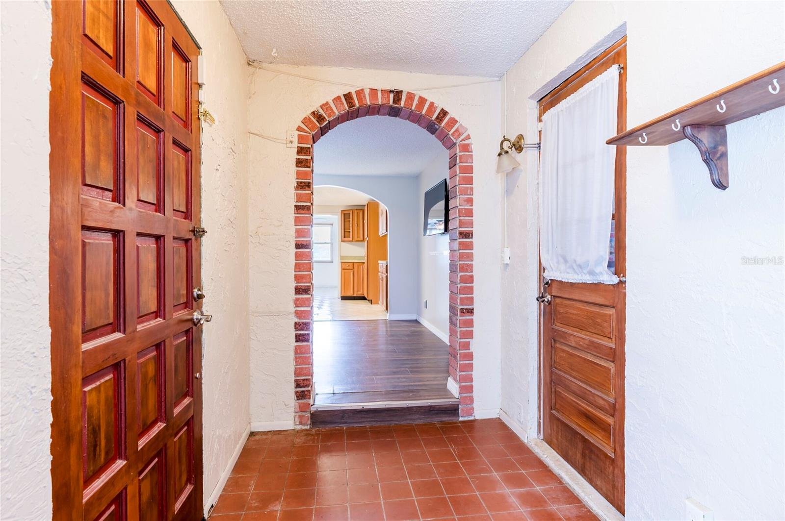 Image 4 of 30 For 2640 Albion Street