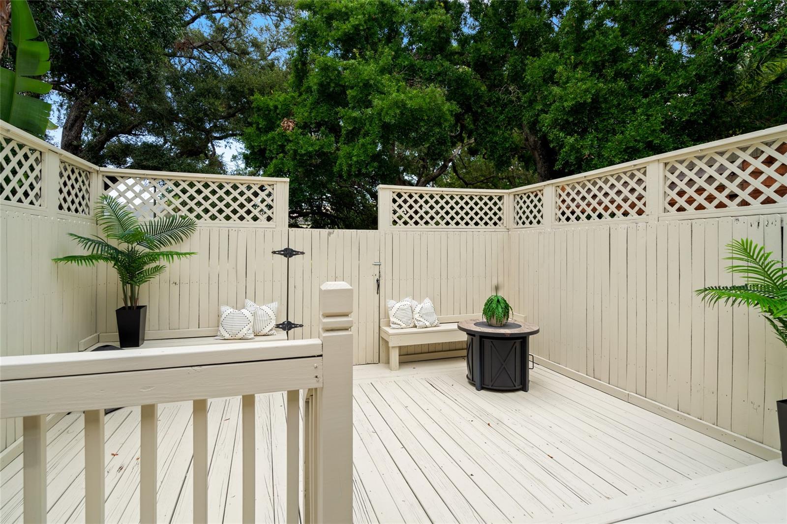 Image 33 of 44 For 1508 Bay Villa Place B
