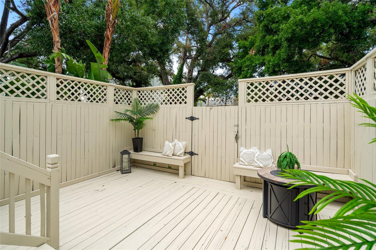 Image 34 of 44 For 1508 Bay Villa Place B