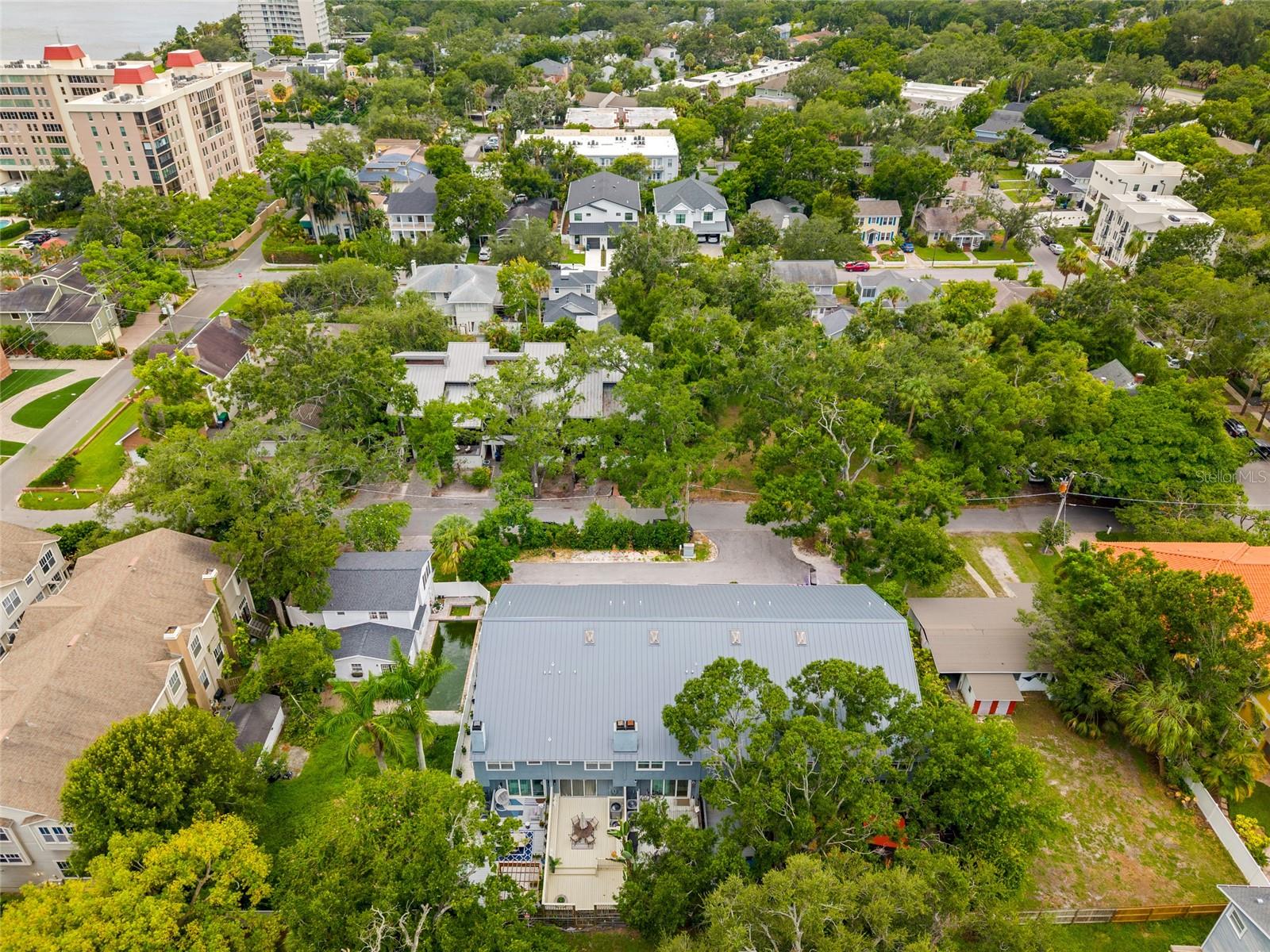 Image 37 of 44 For 1508 Bay Villa Place B