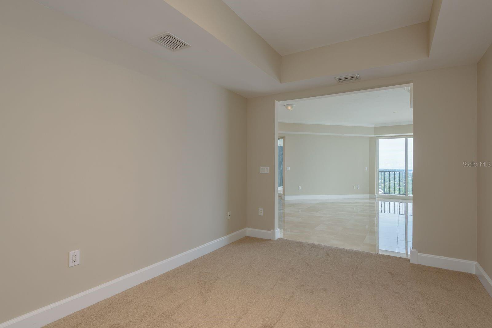 Image 12 of 71 For 300 Beach Drive Ne 2601