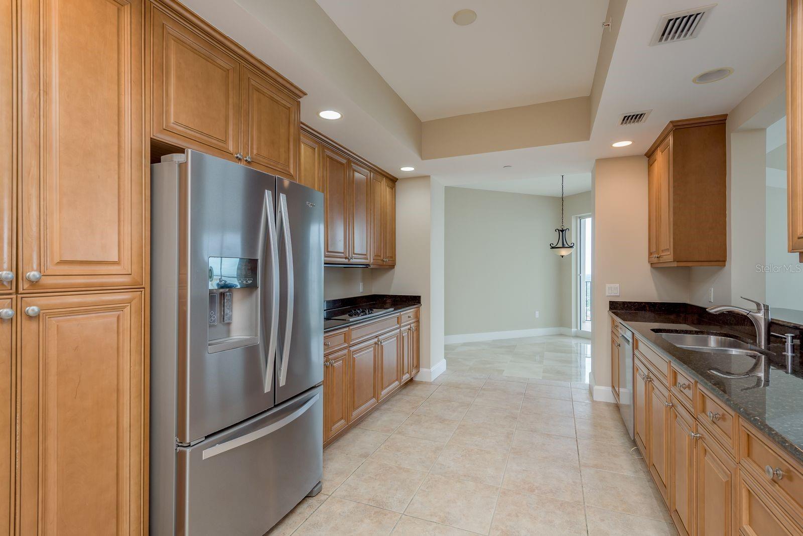 Image 18 of 71 For 300 Beach Drive Ne 2601