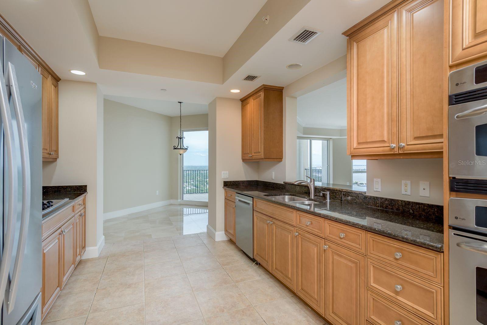 Image 19 of 71 For 300 Beach Drive Ne 2601