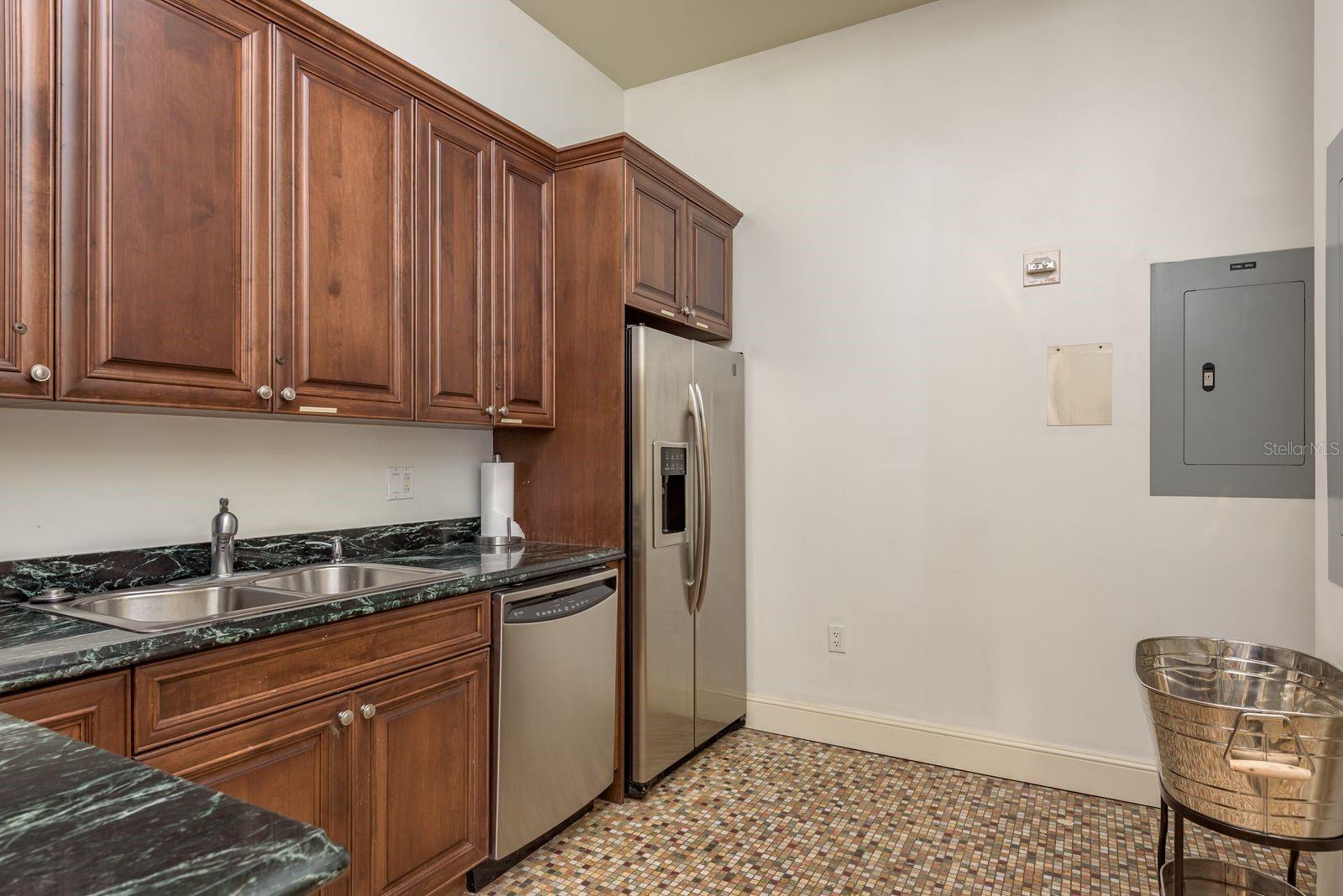 Image 60 of 71 For 300 Beach Drive Ne 2601