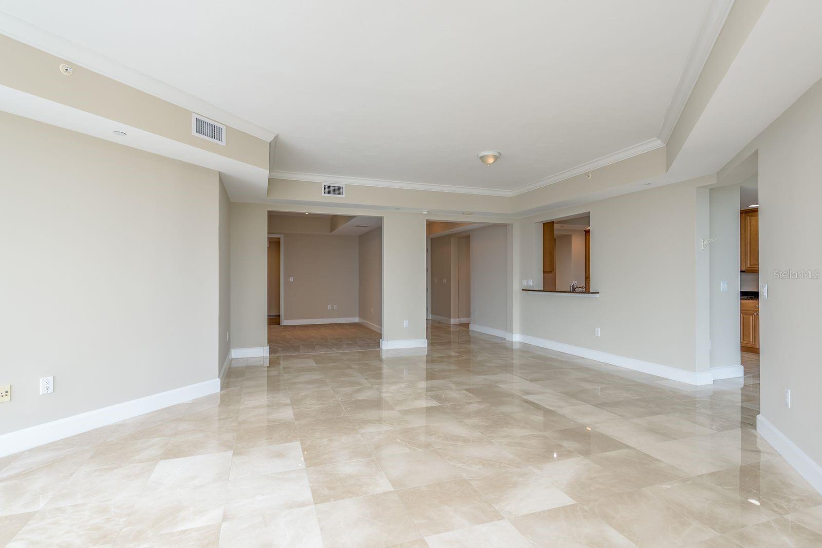 Image 8 of 71 For 300 Beach Drive Ne 2601