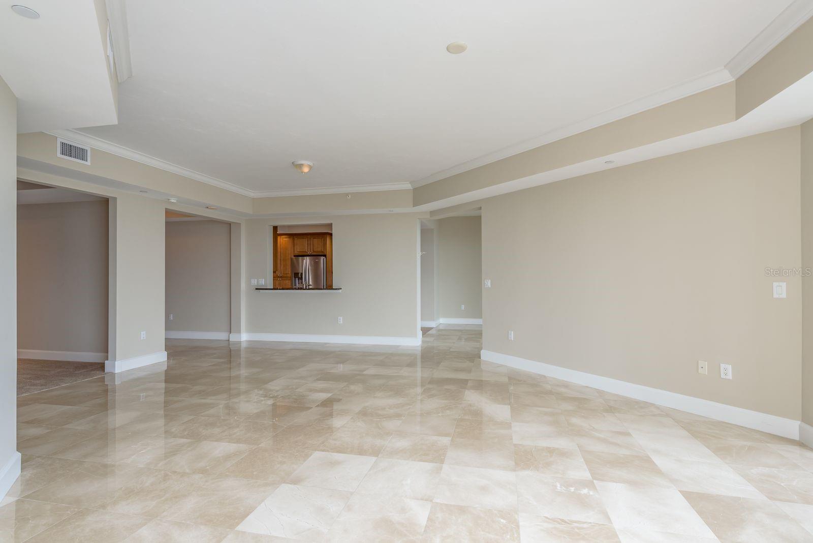 Image 9 of 71 For 300 Beach Drive Ne 2601