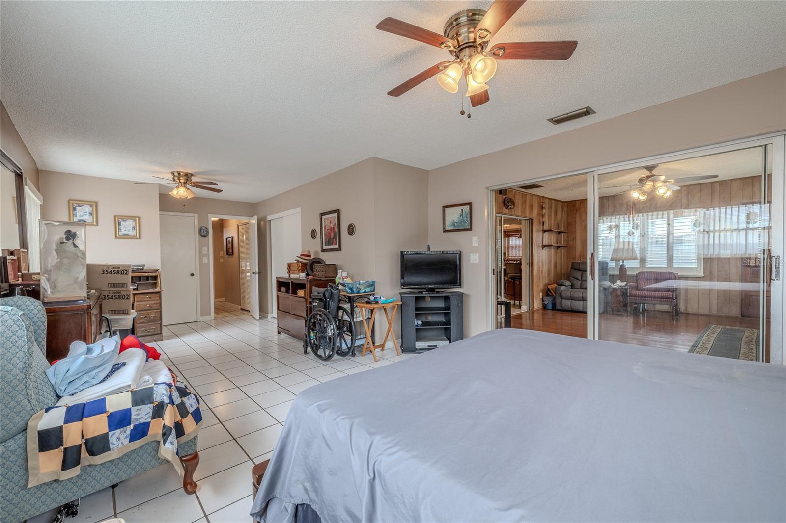 Image 15 of 32 For 404 Ocean Court