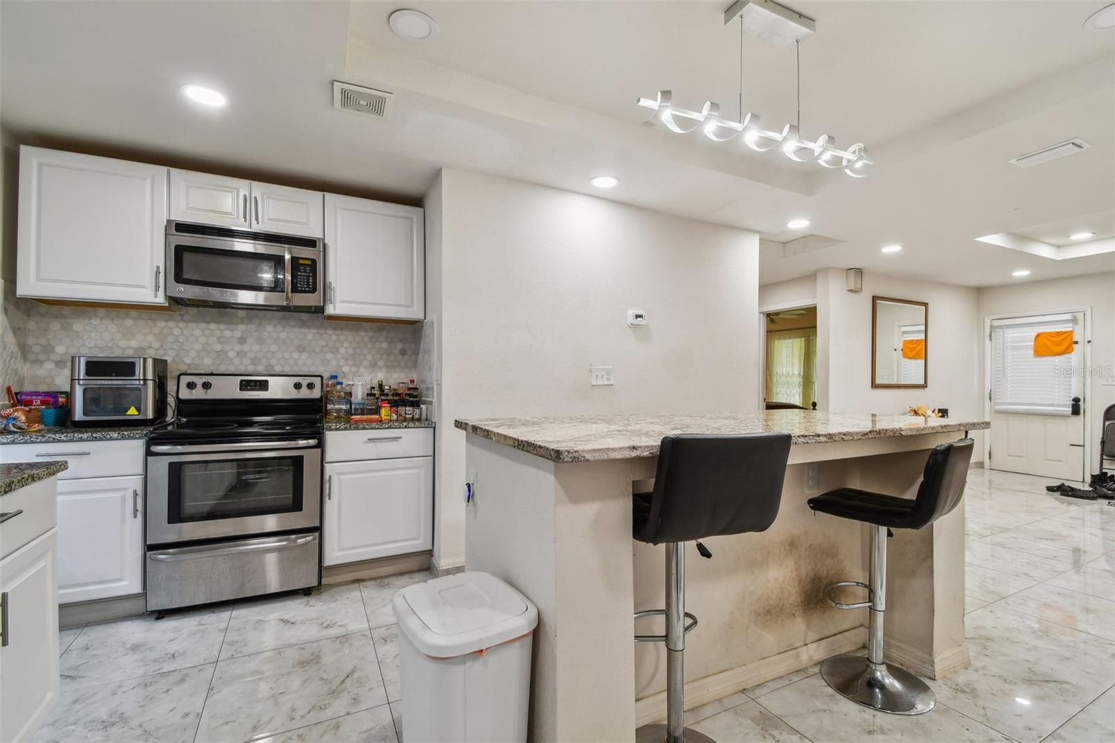 Image 10 of 55 For 1377 Washington Avenue