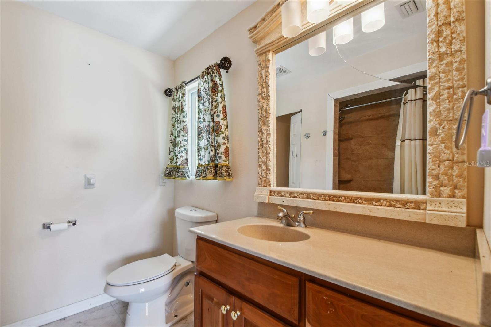 Image 41 of 55 For 1377 Washington Avenue