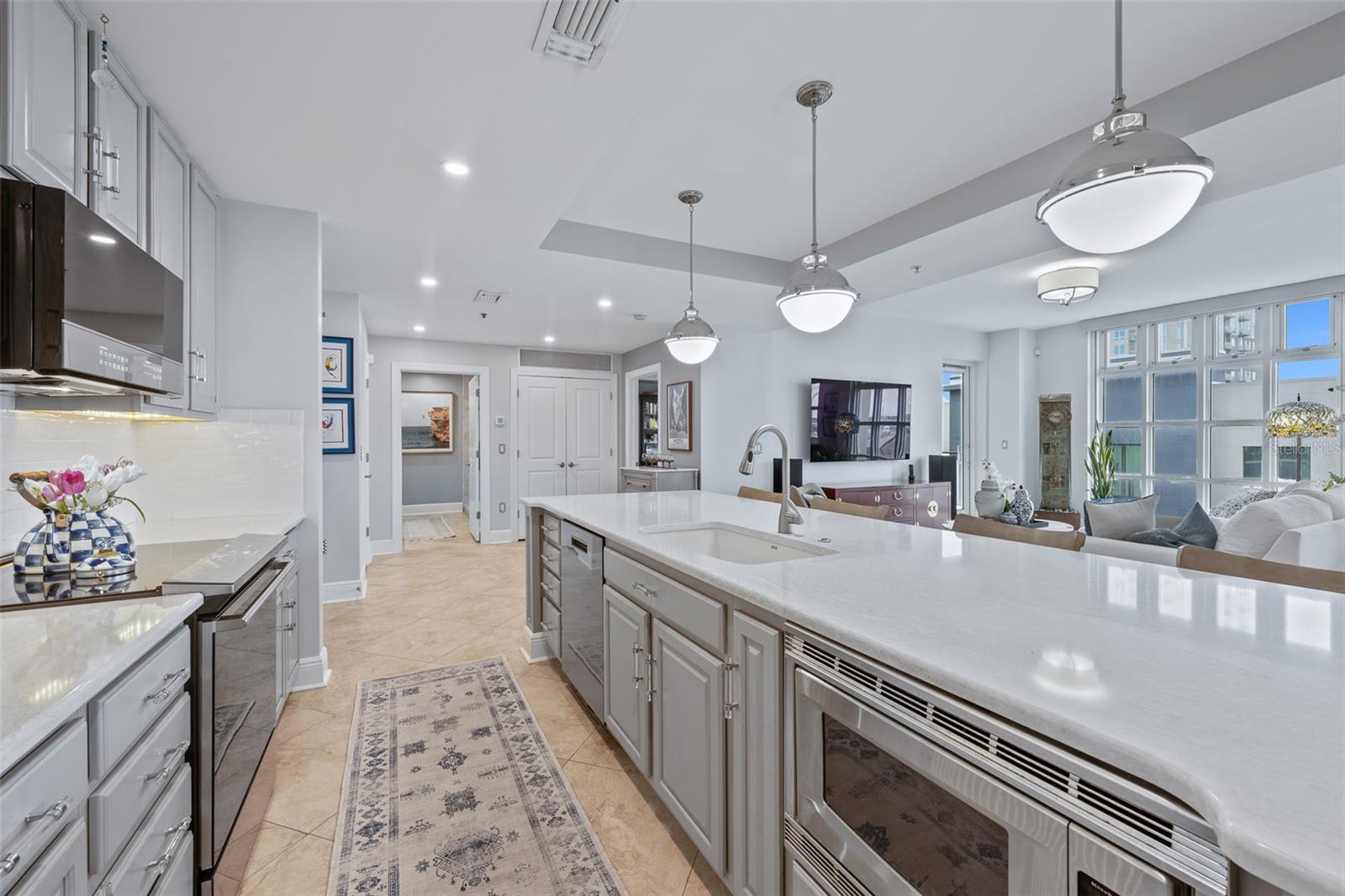 Image 10 of 53 For 1227 Madison Street 805n