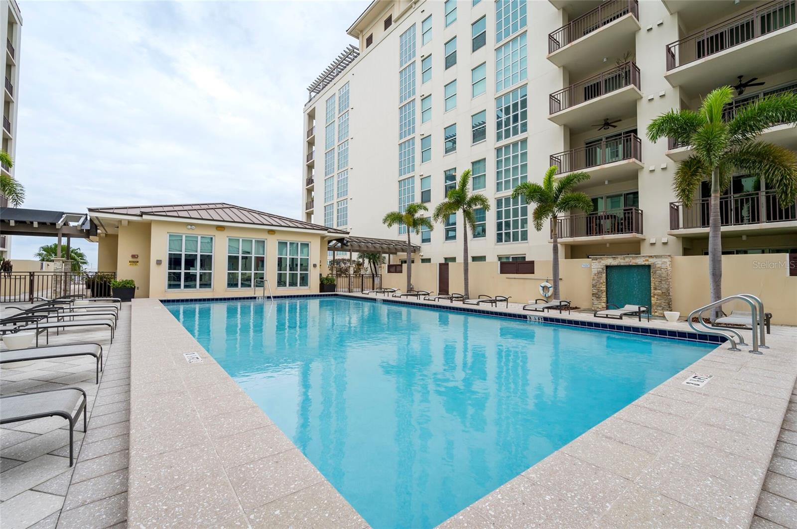 Listing photo id 56 for 1227 Madison Street 805n