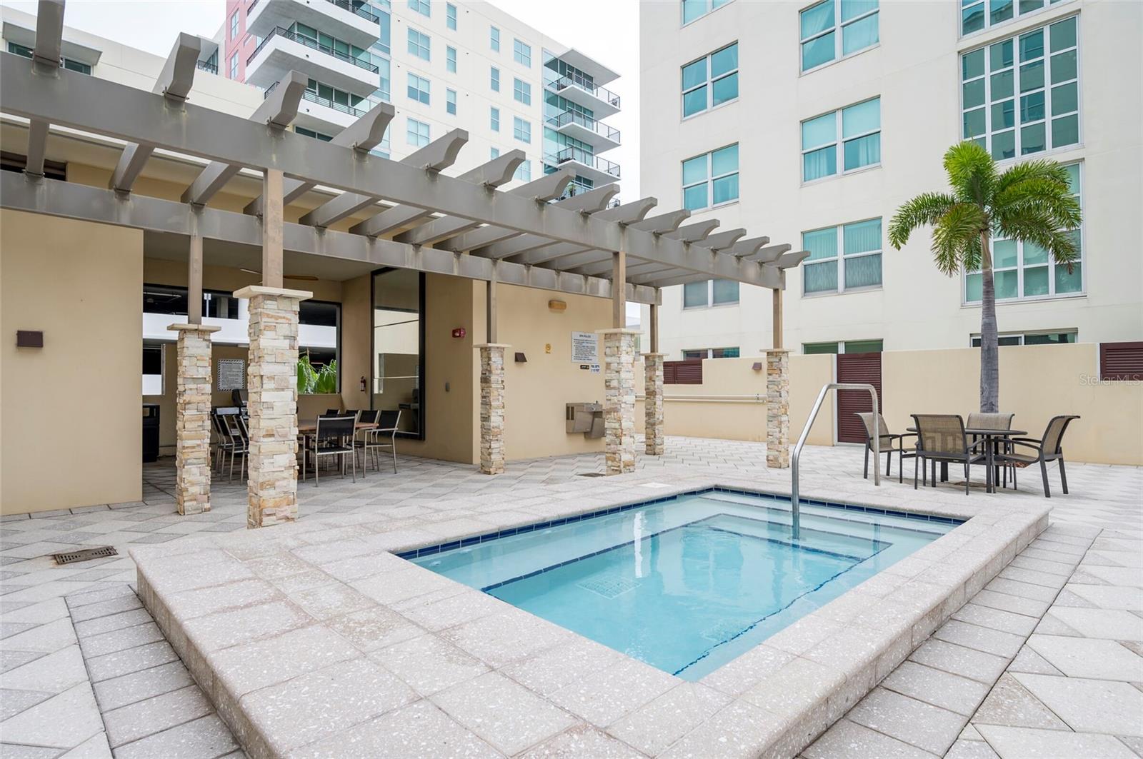 Listing photo id 59 for 1227 Madison Street 805n