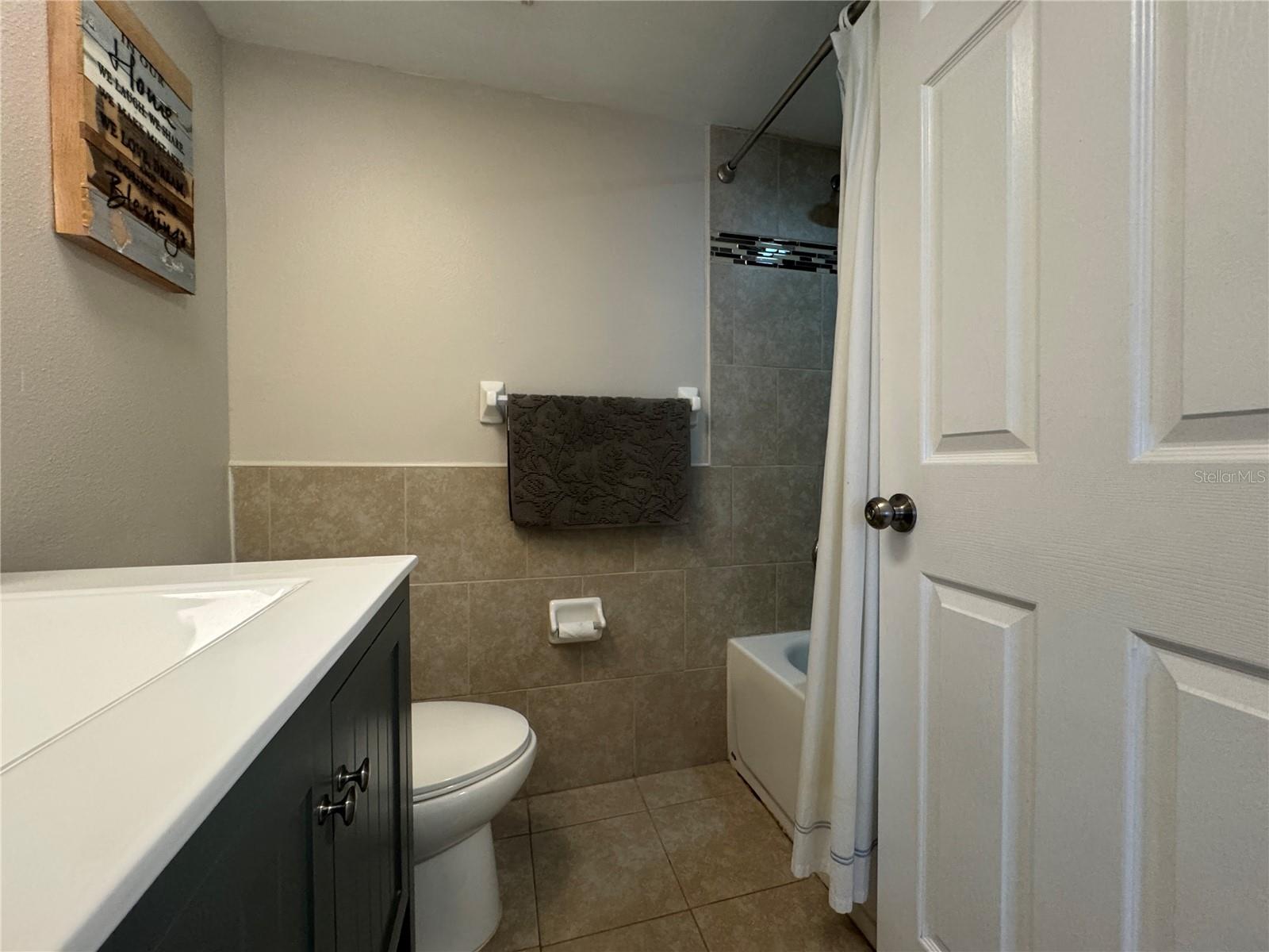 Image 15 of 26 For 115 Windward Place 15