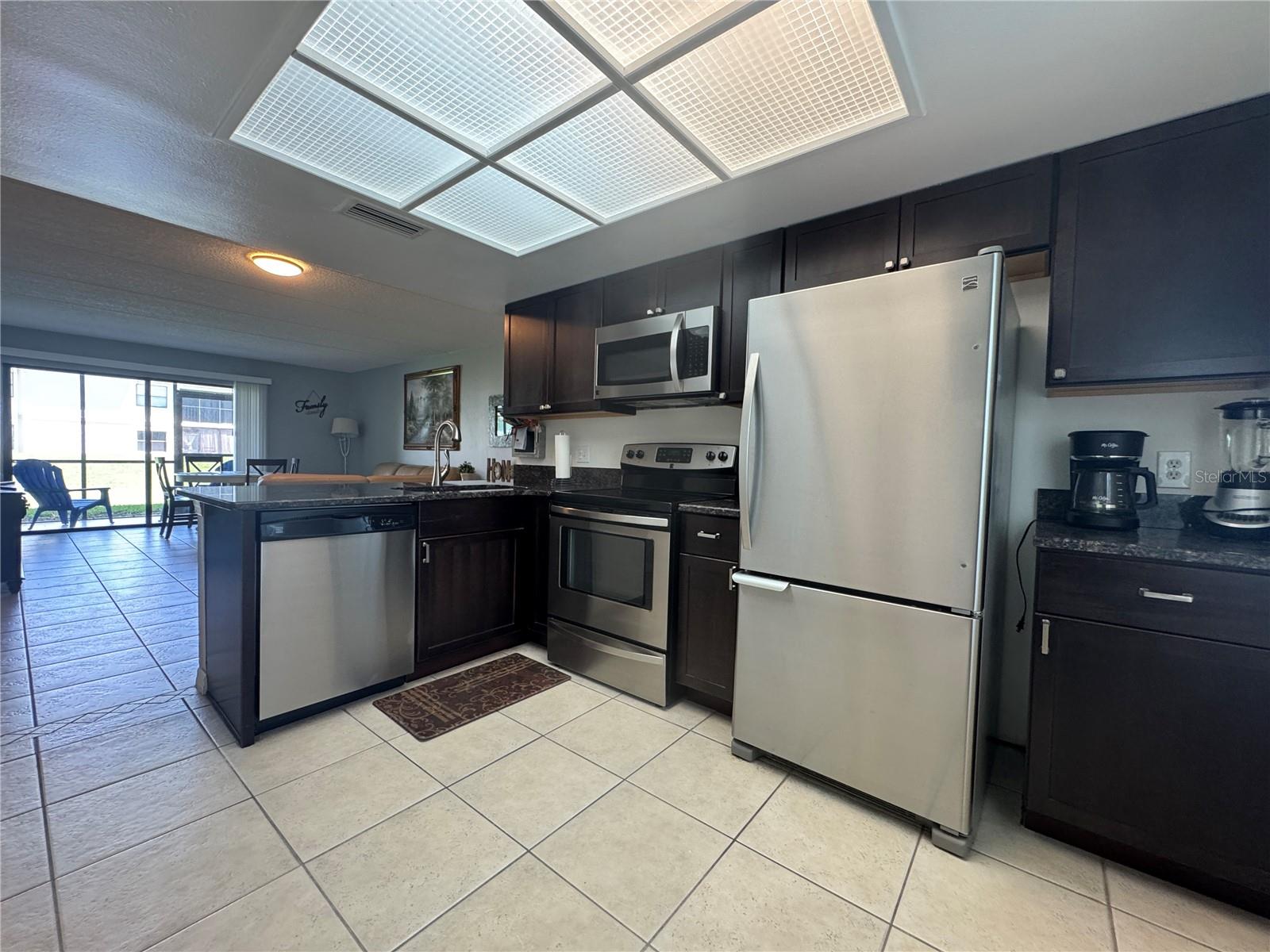 Image 5 of 26 For 115 Windward Place 15
