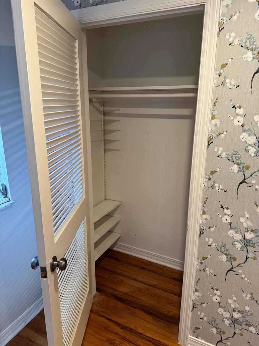 Image 13 of 31 For 205 Occident Street