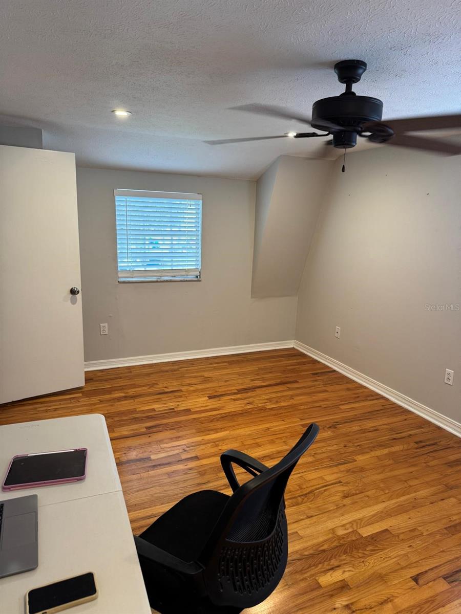 Image 19 of 31 For 205 Occident Street