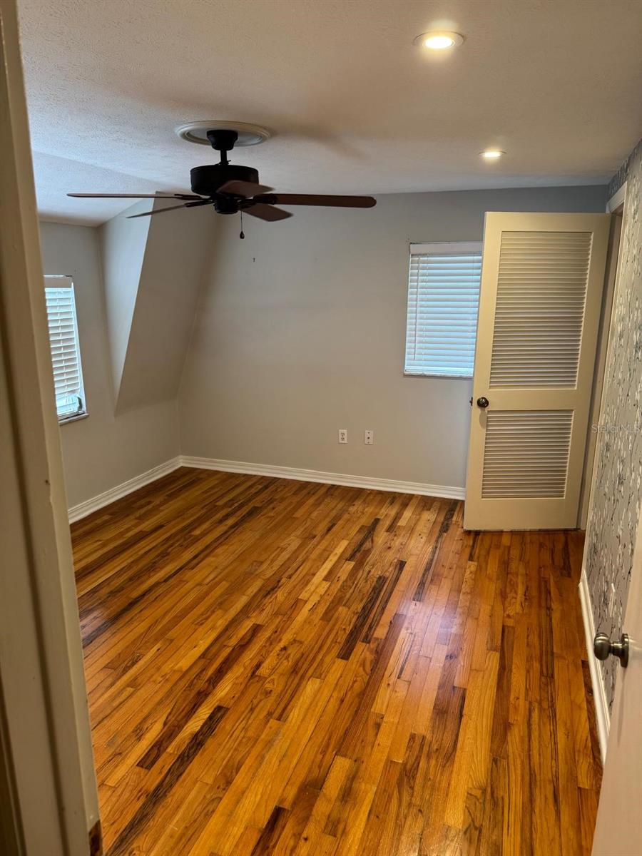 Image 21 of 31 For 205 Occident Street