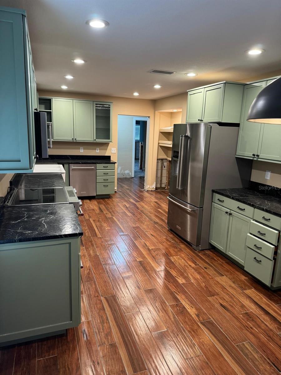 Image 6 of 31 For 205 Occident Street