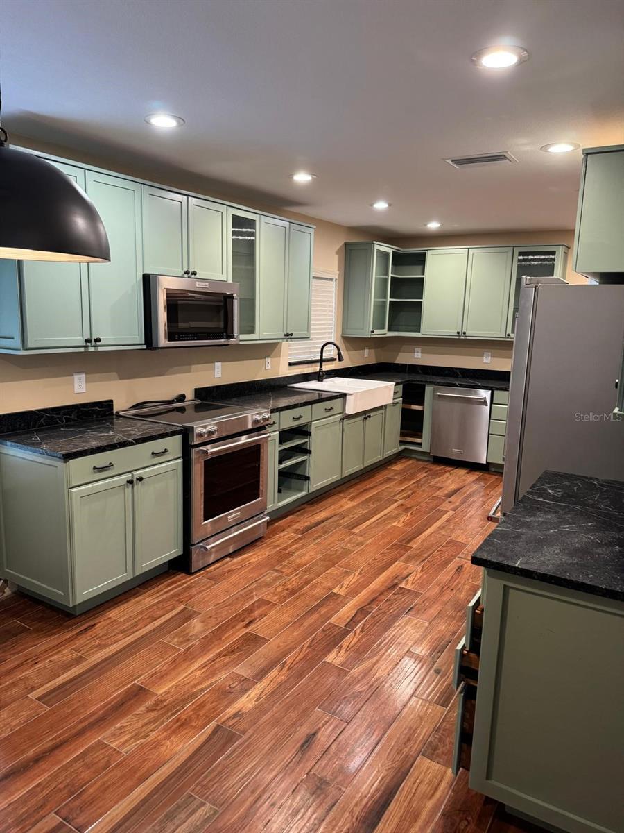Image 7 of 31 For 205 Occident Street
