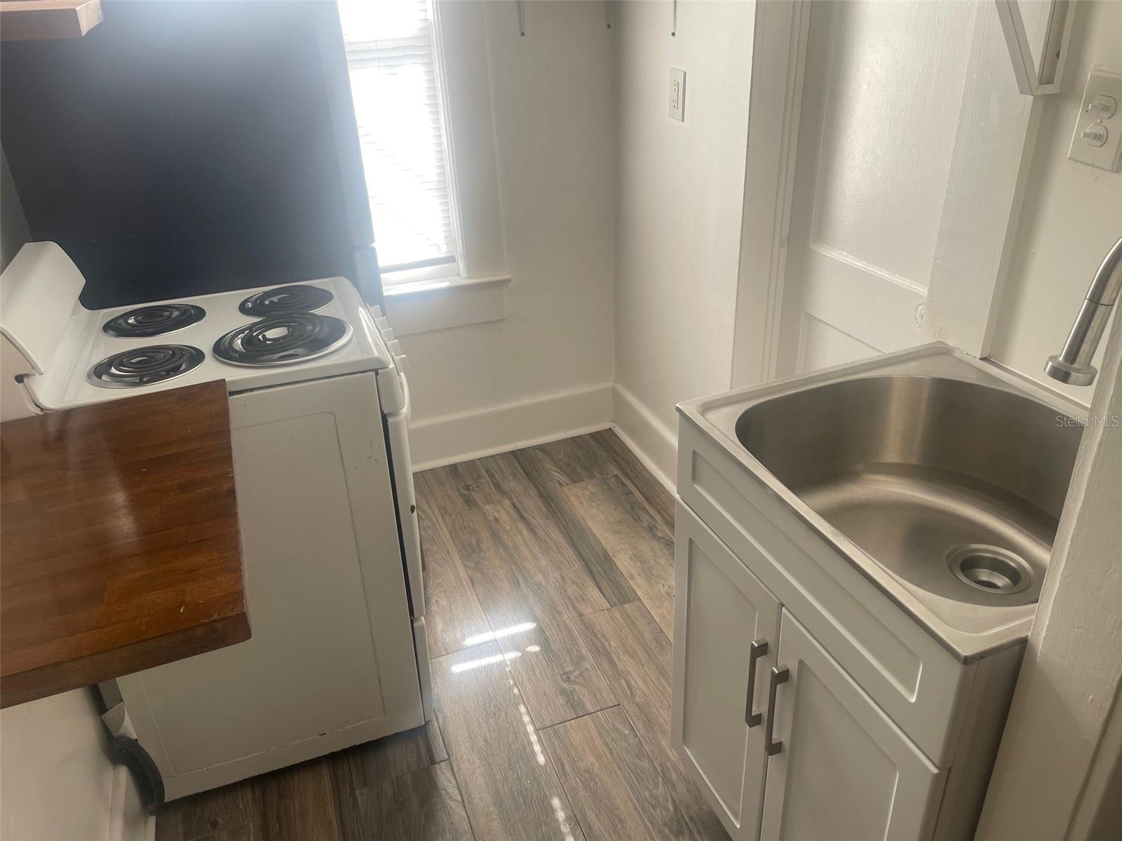 Image 4 of 6 For 819 6th Street N 3