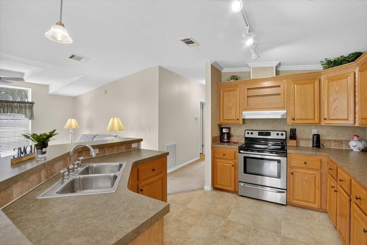 Image 12 of 54 For 4703 Coral Street