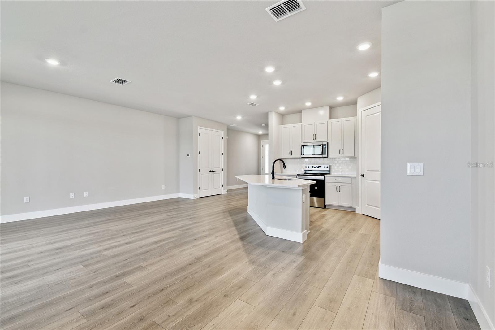 Image 46 of 46 For 11746 Full Moon Loop